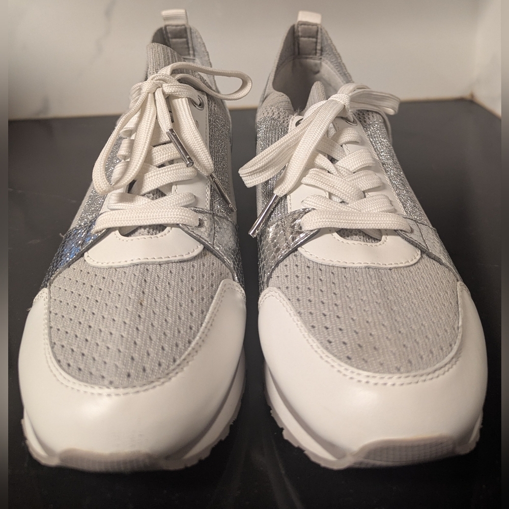 Michael Kors Women's Billie Knit Trainer Sneakers, Aluminum, Size: 7 MSRP $165 - Picture 5 of 10